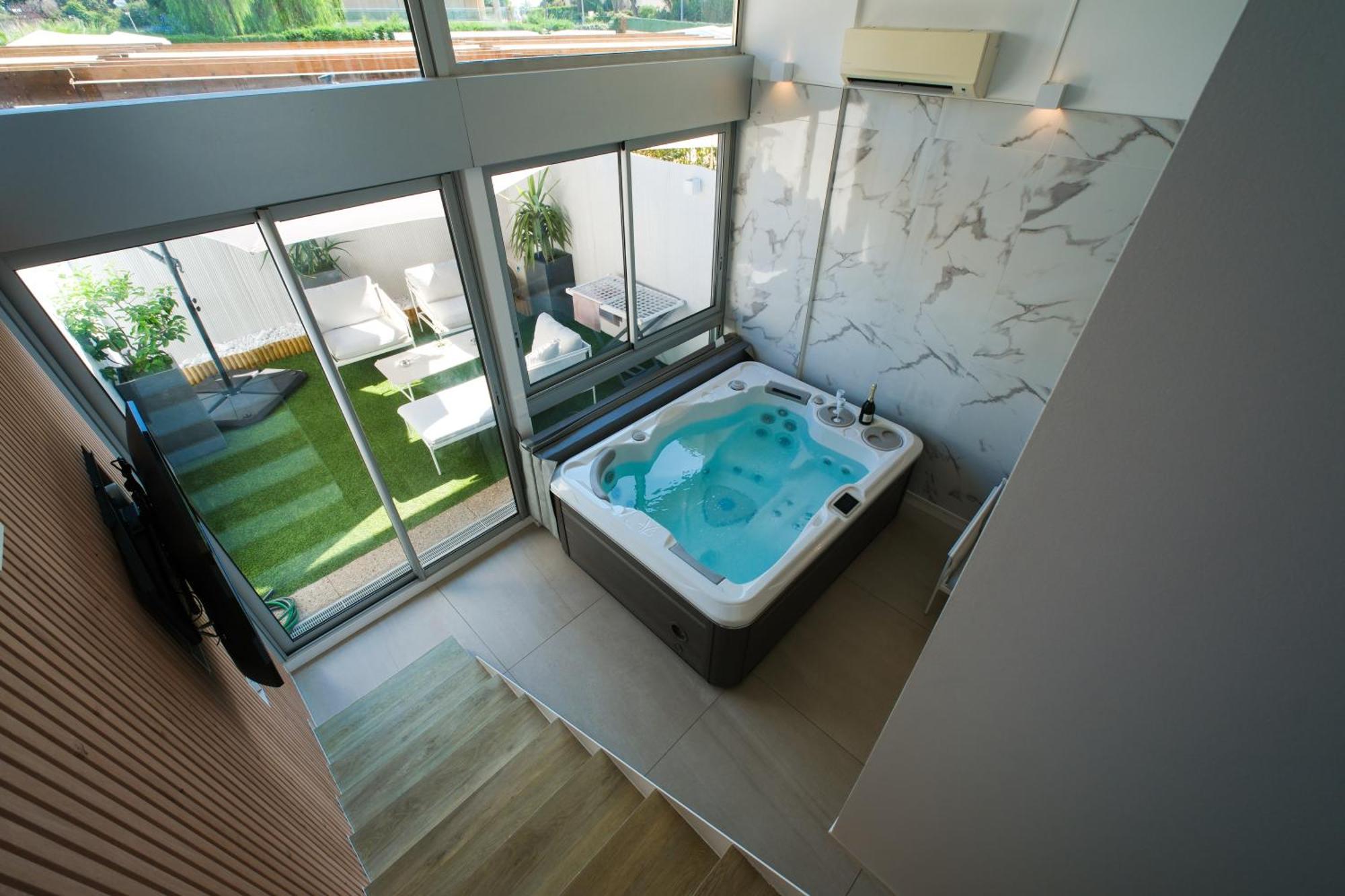 Villa Bono Jacuzzi & Spa Saint-Laurent-du-Var Esterno foto
