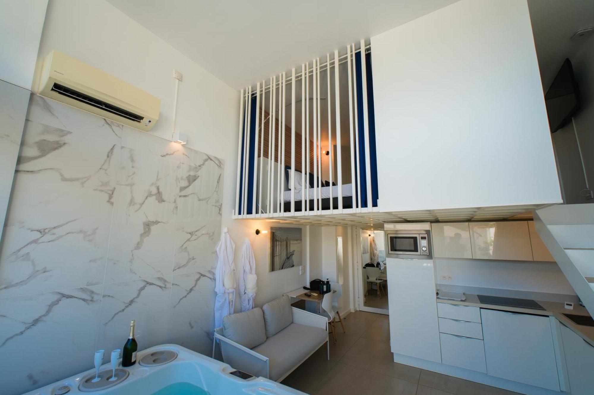 Villa Bono Jacuzzi & Spa Saint-Laurent-du-Var Esterno foto