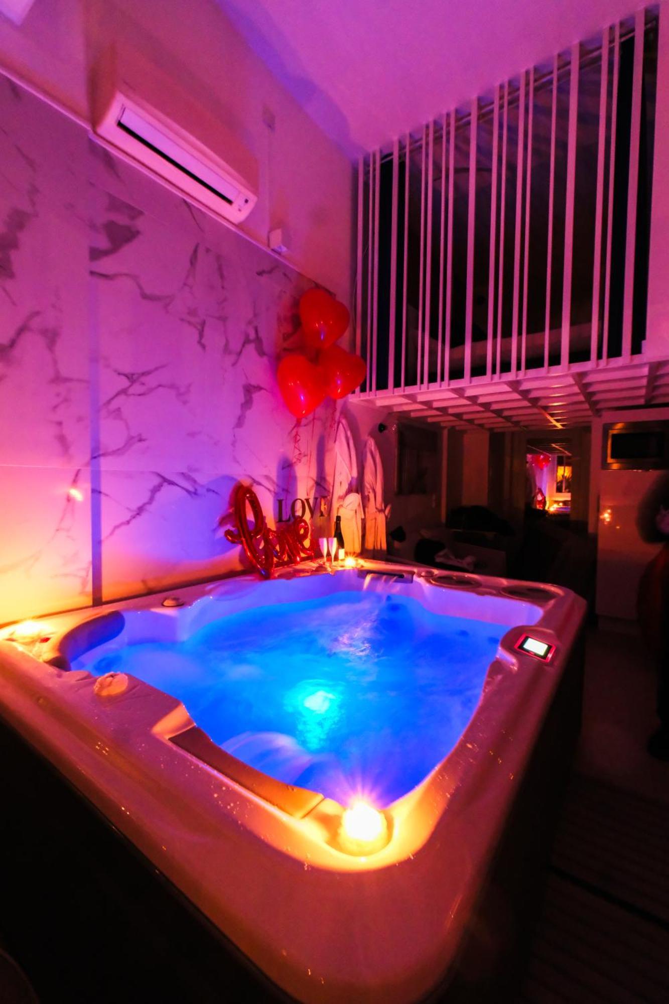 Villa Bono Jacuzzi & Spa Saint-Laurent-du-Var Esterno foto