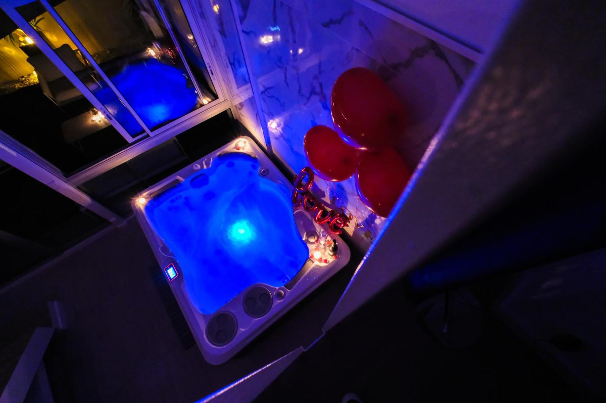 Villa Bono Jacuzzi & Spa Saint-Laurent-du-Var Esterno foto