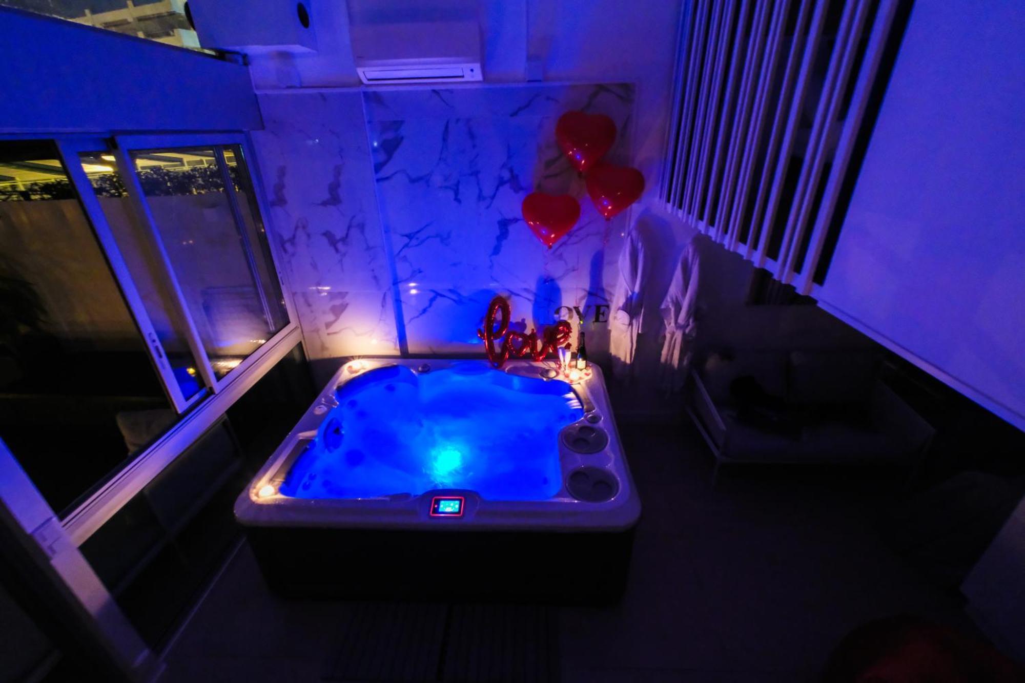 Villa Bono Jacuzzi & Spa Saint-Laurent-du-Var Esterno foto